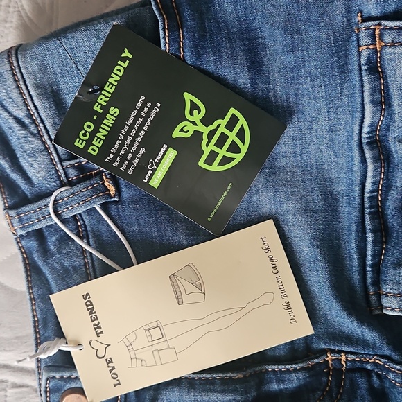 NWT Denim Cargo Women Shorts - Picture 9 of 9